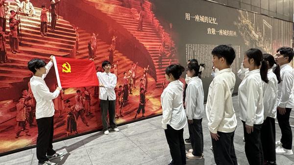 学：“三美育人”赋能红色工程师培养j9九游会真人第一品牌重庆理工大(图2)