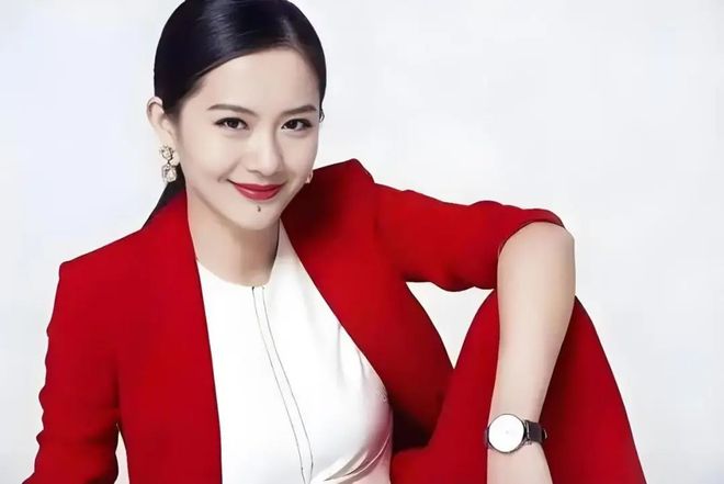 安于危机赵长鹏身后的何一终于藏不住了j9国际站扛住 43 亿天价罚单救币(图3)