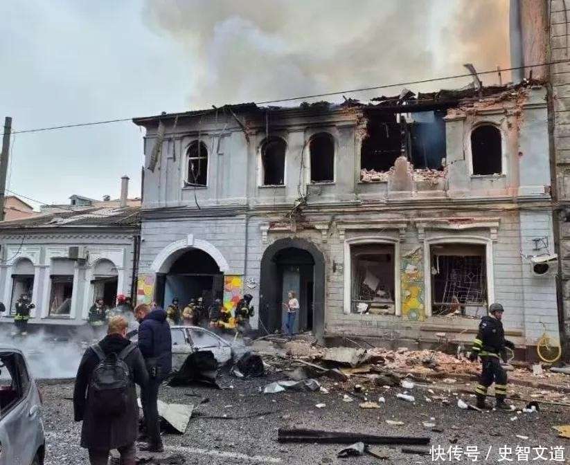 统援助乌军各自为战抗无人机红军城防线崩溃j9九游真人游戏第一平台西方重武器轻系(图1) 统援助乌军各自为战抗无人机红军城防线崩溃j9九游真人游戏第一平台西方重武器轻系(图1)